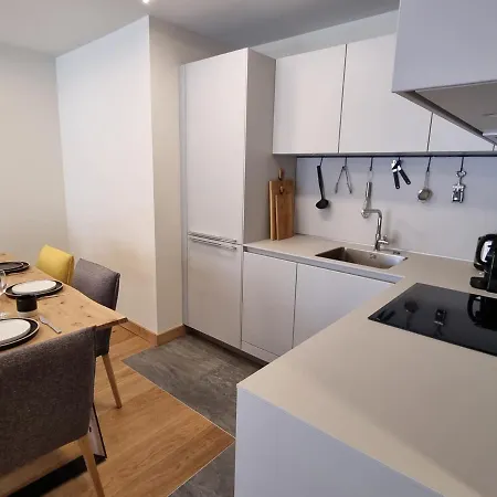 6 Pers Avec Terrasse Au Coeur Du Village, Neuve Avec Sauna Et Parking - Fr-1-598-141 Apartment *