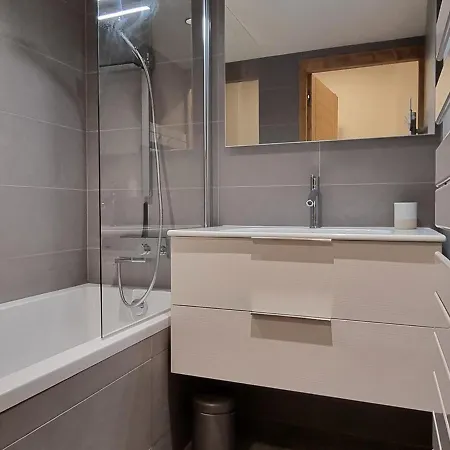 Apartment 6 Pers Avec Terrasse Au Coeur Du Village, Neuve Avec Sauna Et Parking - Fr-1-598-141