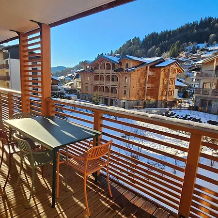 6 Pers Avec Terrasse Au Coeur Du Village, Neuve Avec Sauna Et Parking - Fr-1-598-141 Apartment *